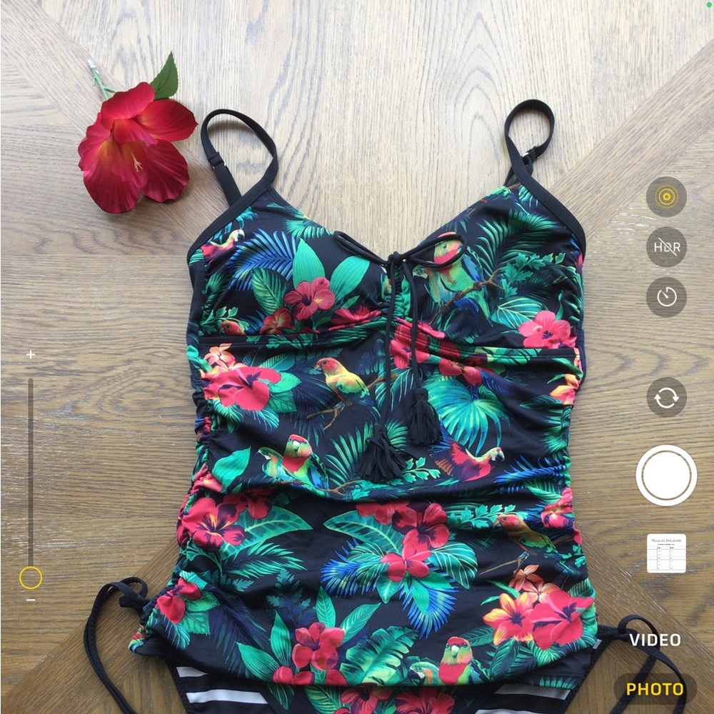 Tommy Bahama Hibiscus Beach Tankini and bikini string bottoms